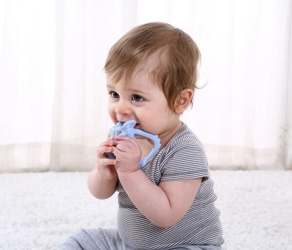 Mombella teether Hugging Monkey Light Blue - Mombella