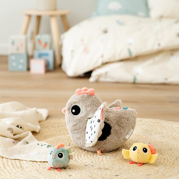 Done by Deer Hide&Seek activity toy Clucky Sand - Done by Deer